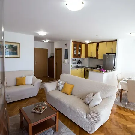 Apartman Pehar * Makarska